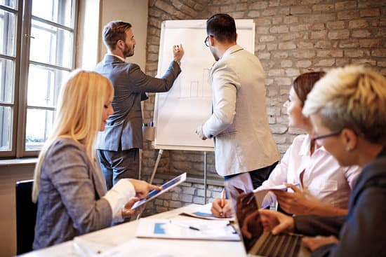 Formation en entreprise, école supérieure et établissement scolaire